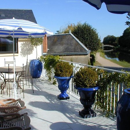 Résidence Hôtelière La Marine Combleux Exterior foto